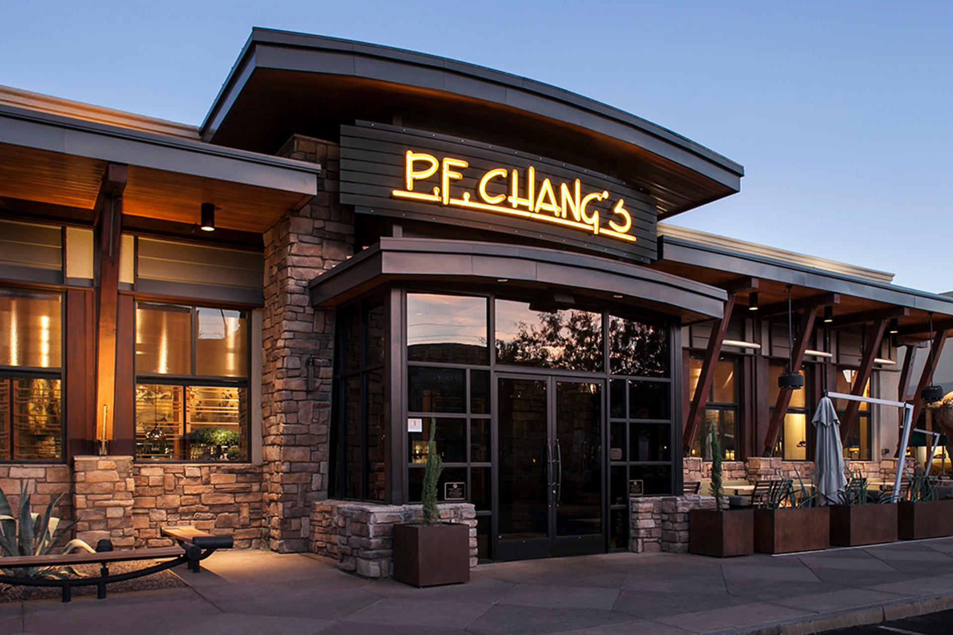 中華料理チェーン P F Chang Sがテイクアウト専門の店を出す Dallajapa Com